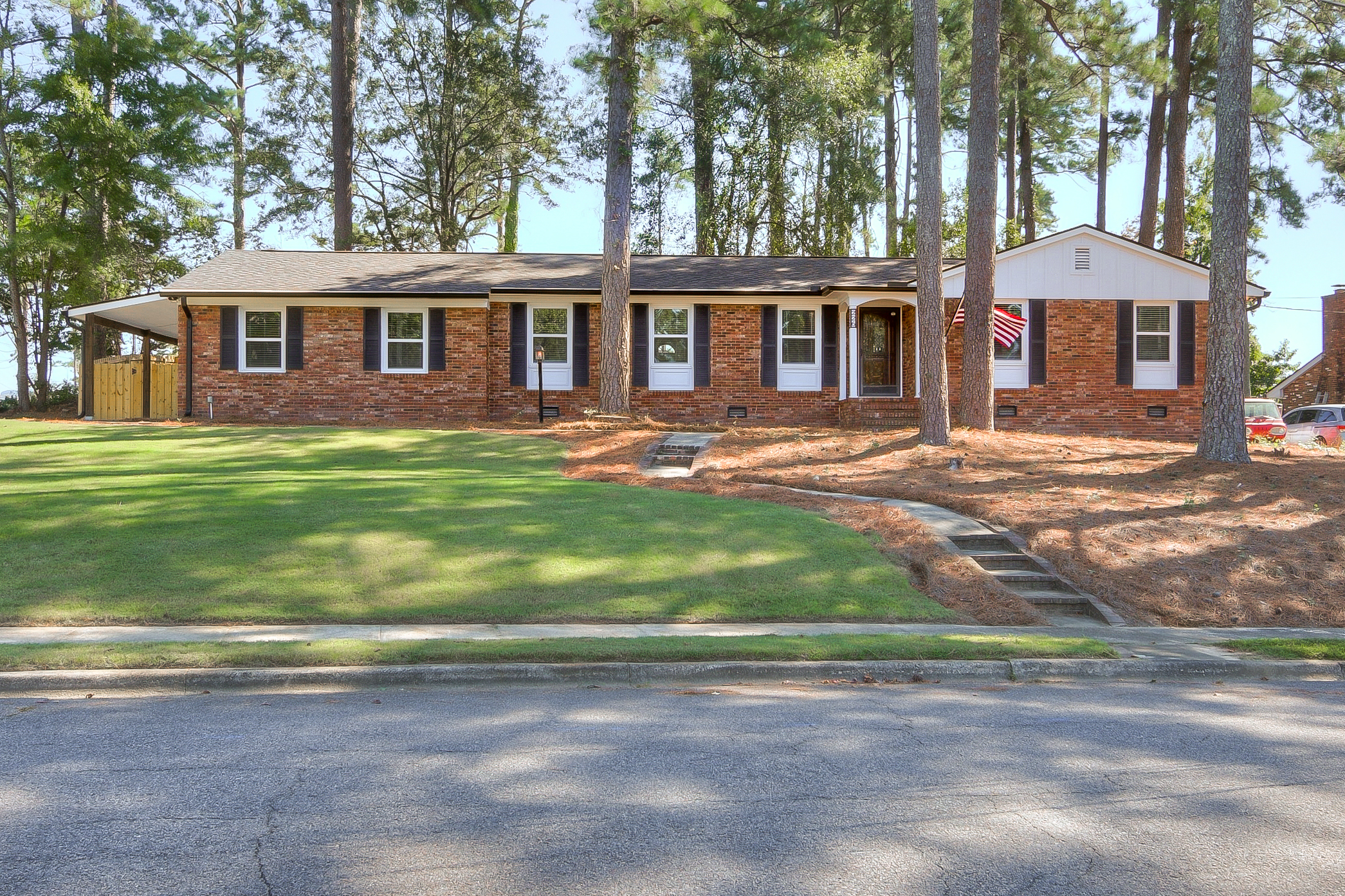 226 Thread Needle Road East